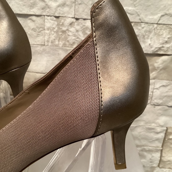 Donald J Pliner Flory kitten heel pumps - Picture 3 of 8